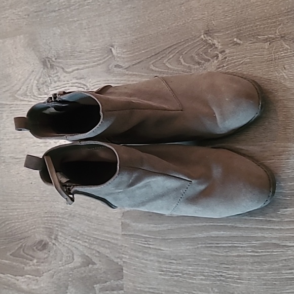 3/$8 old navy booties - Picture 3 of 4